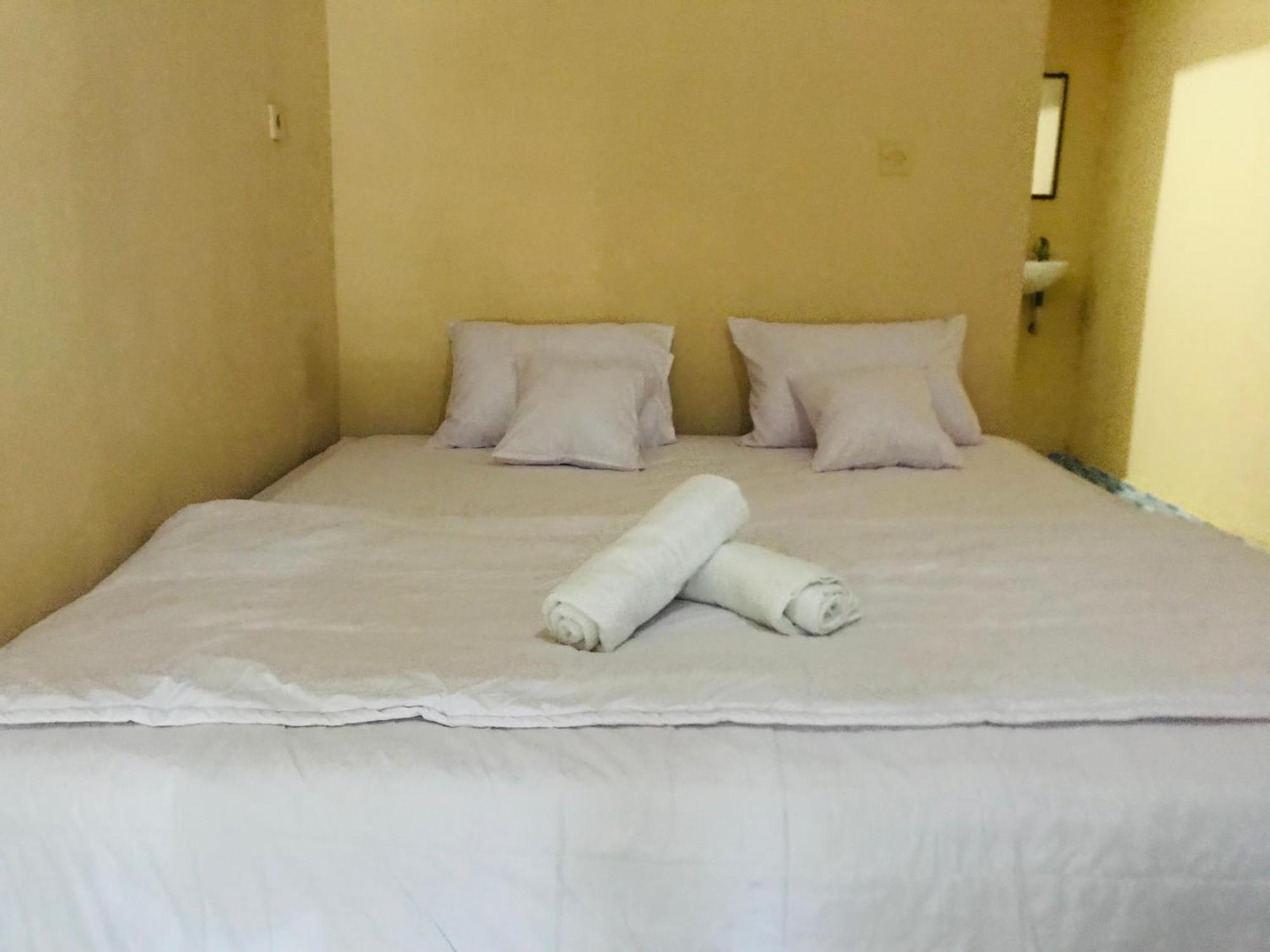 Kampung Homestay Kuta  Экстерьер фото