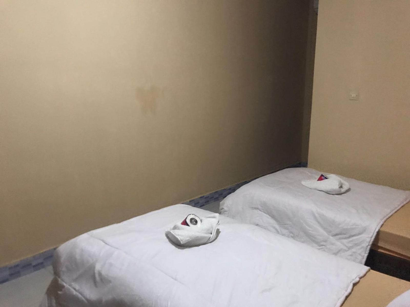Kampung Homestay Kuta  Экстерьер фото