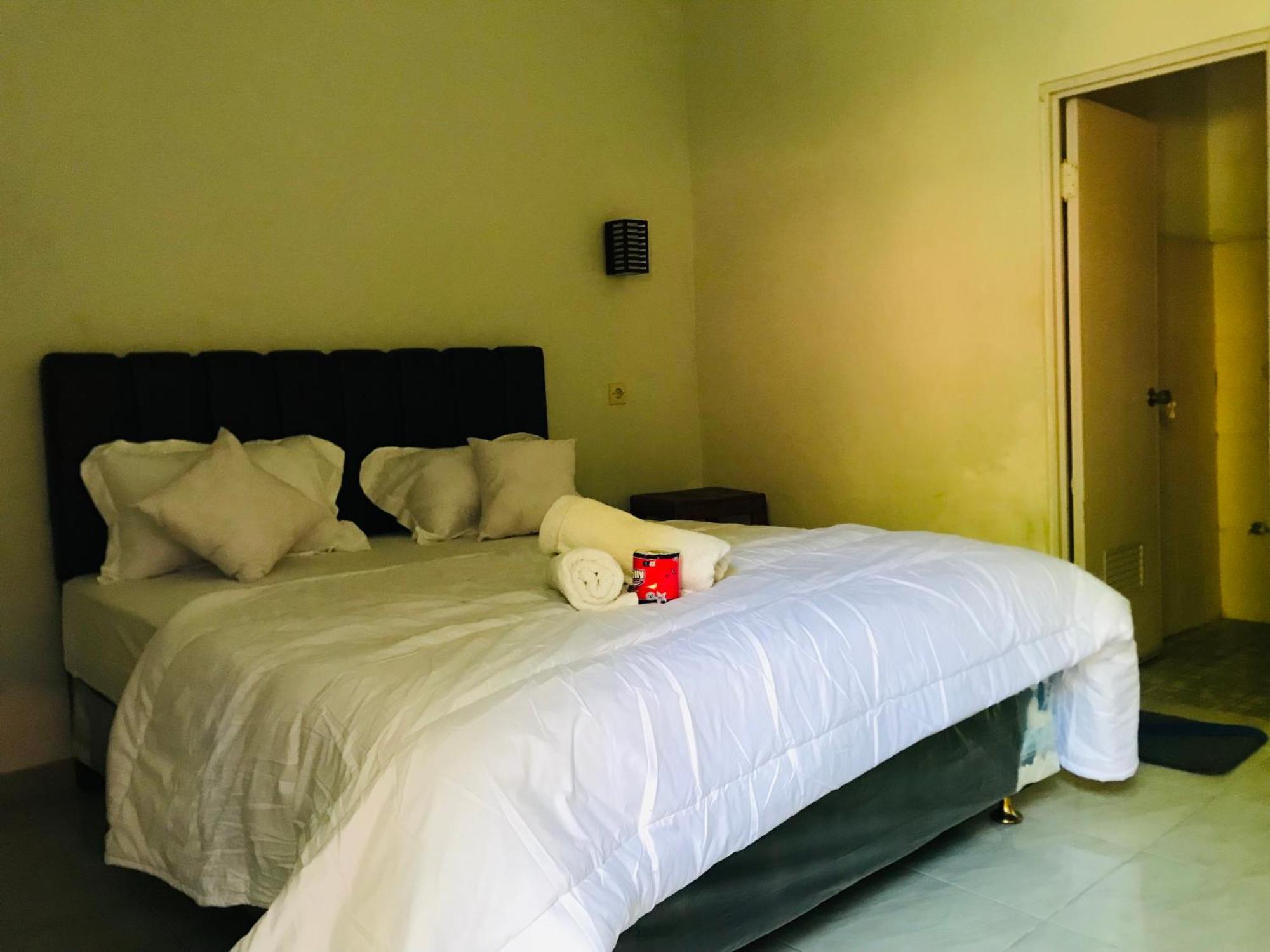 Kampung Homestay Kuta  Экстерьер фото